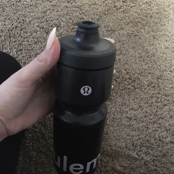 Lululemon water bottle - Picture 6 of 6